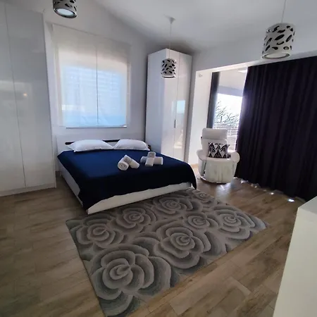 Vilă Wellness Biocrystal With Heated Indoor Pool, Private Spa, Tennis Court And Fitness