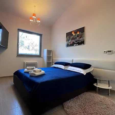 Wellness Biocrystal With Heated Indoor Pool, Private Spa, Tennis Court And Fitness Vilă *