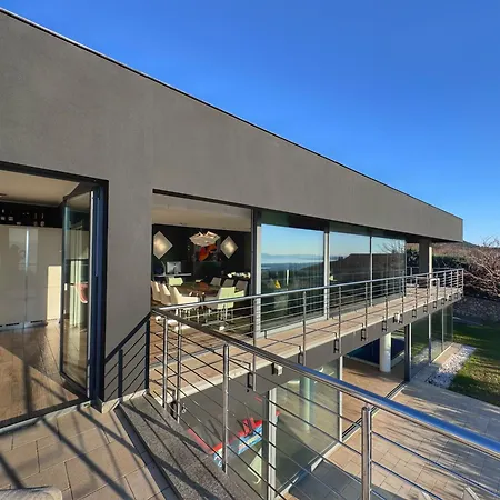 Wellness Biocrystal With Heated Indoor Pool, Private Spa, Tennis Court And Fitness Vilă