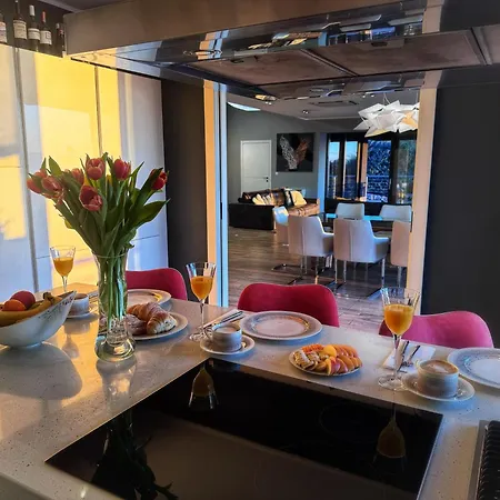 Wellness Biocrystal With Heated Indoor Pool, Private Spa, Tennis Court And Fitness *