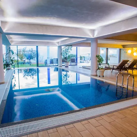 Wellness Biocrystal With Heated Indoor Pool, Private Spa, Tennis Court And Fitness *