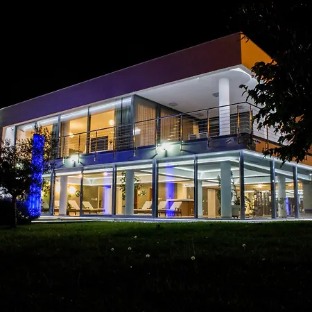 Wellness Biocrystal With Heated Indoor Pool, Private Spa, Tennis Court And Fitness *